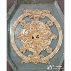 E10