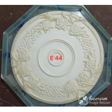 E44