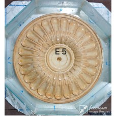 E5