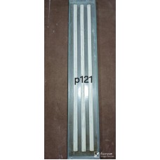 P121